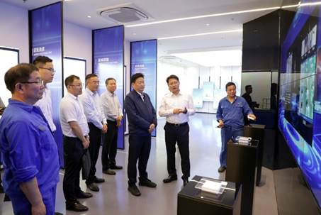 打造向上向前第一象限生力軍 錘煉甘于做人做事作難、受苦受累受屈的企業(yè)家隊(duì)伍——河南投資集團(tuán)黨委書(shū)記、董事長(zhǎng)劉新勇蒞臨安彩高科開(kāi)展主題教育調(diào)研