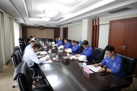 打造向上向前第一象限生力軍 錘煉甘于做人做事作難、受苦受累受屈的企業(yè)家隊(duì)伍——河南投資集團(tuán)黨委書(shū)記、董事長(zhǎng)劉新勇蒞臨安彩高科開(kāi)展主題教育調(diào)研
