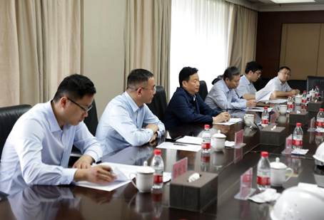 打造向上向前第一象限生力軍 錘煉甘于做人做事作難、受苦受累受屈的企業(yè)家隊(duì)伍——河南投資集團(tuán)黨委書(shū)記、董事長(zhǎng)劉新勇蒞臨安彩高科開(kāi)展主題教育調(diào)研